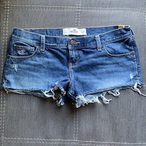 Hollister W27 low rise shorts